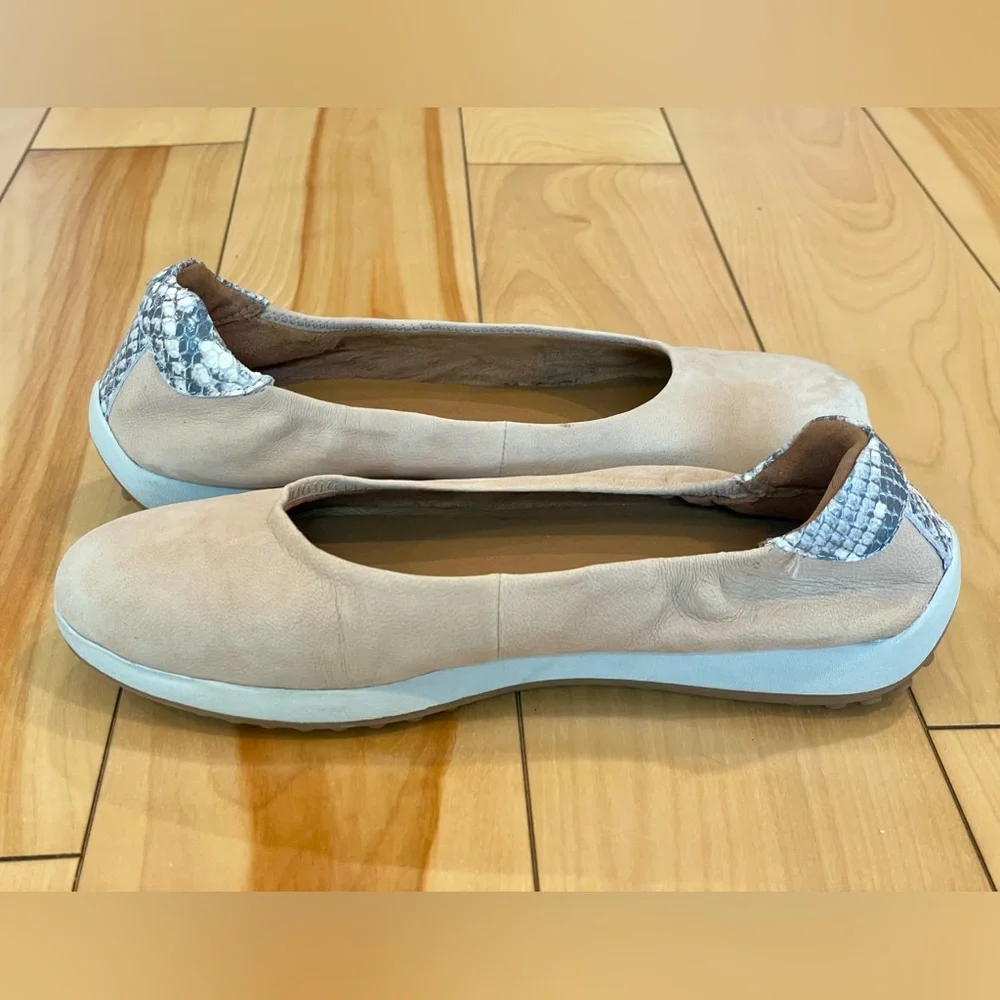 Caslon‎ Nordstrom Leather Snake Embossed Heel Flats Size 6
